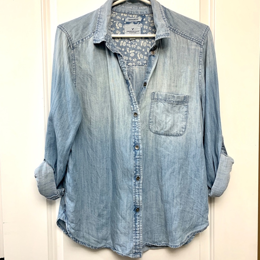 American Eagle distressed button up top